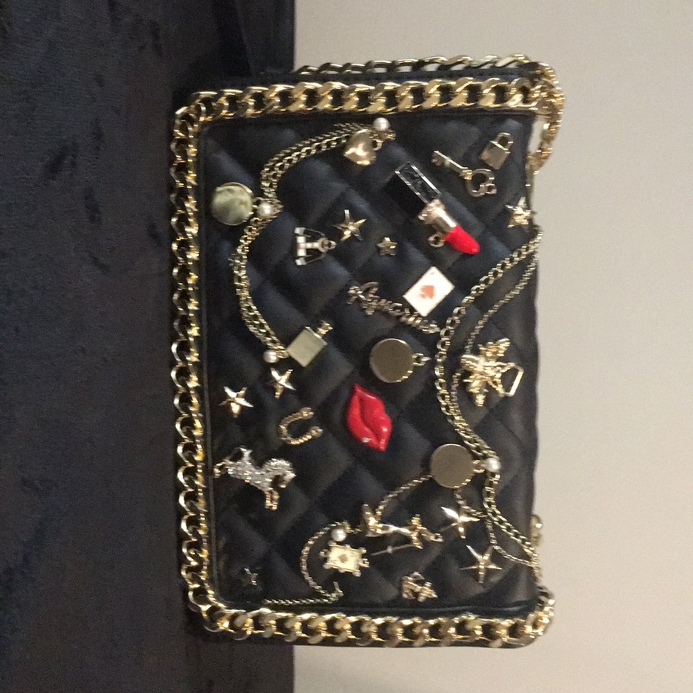 Chain bag with charms